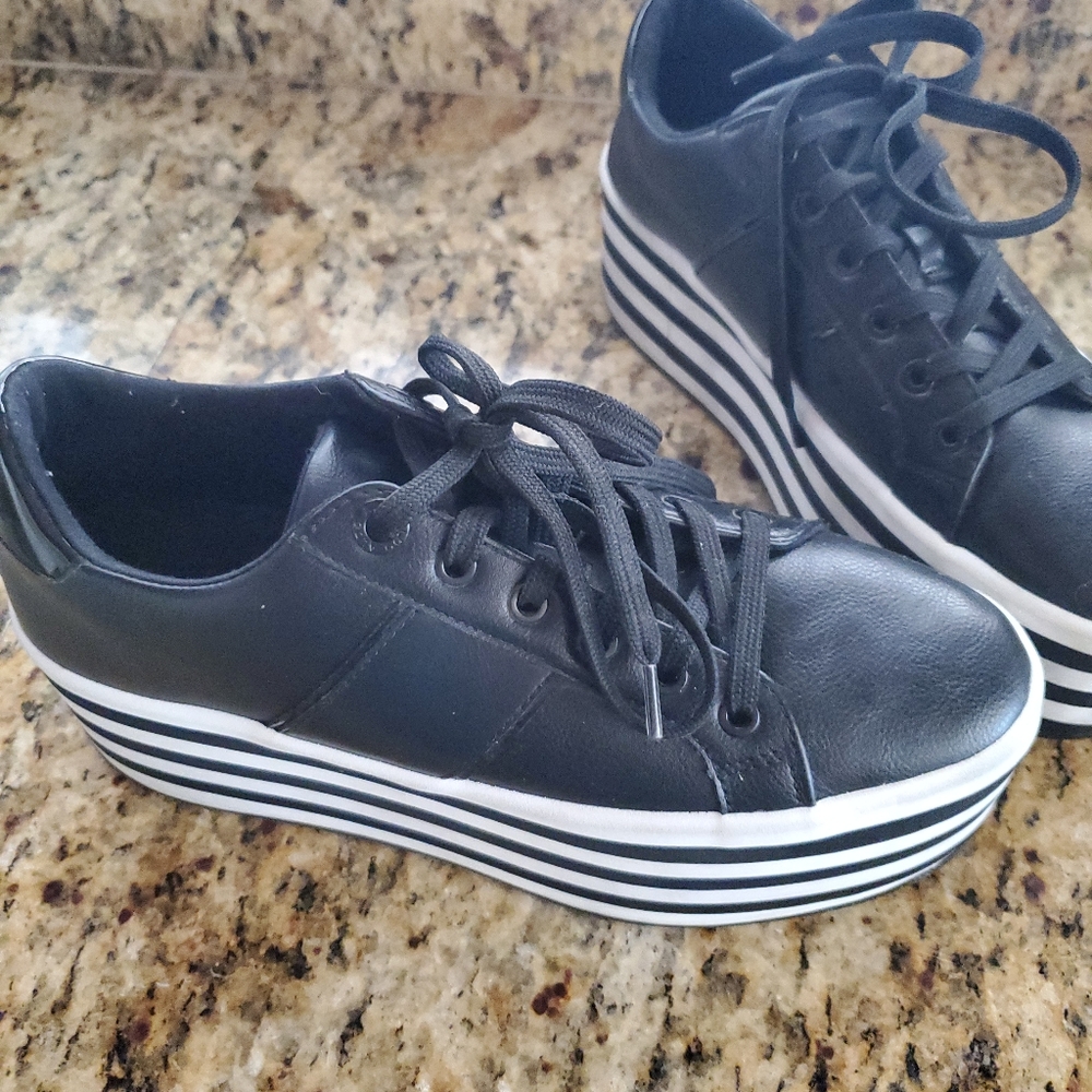 Platform Tennis shoes
